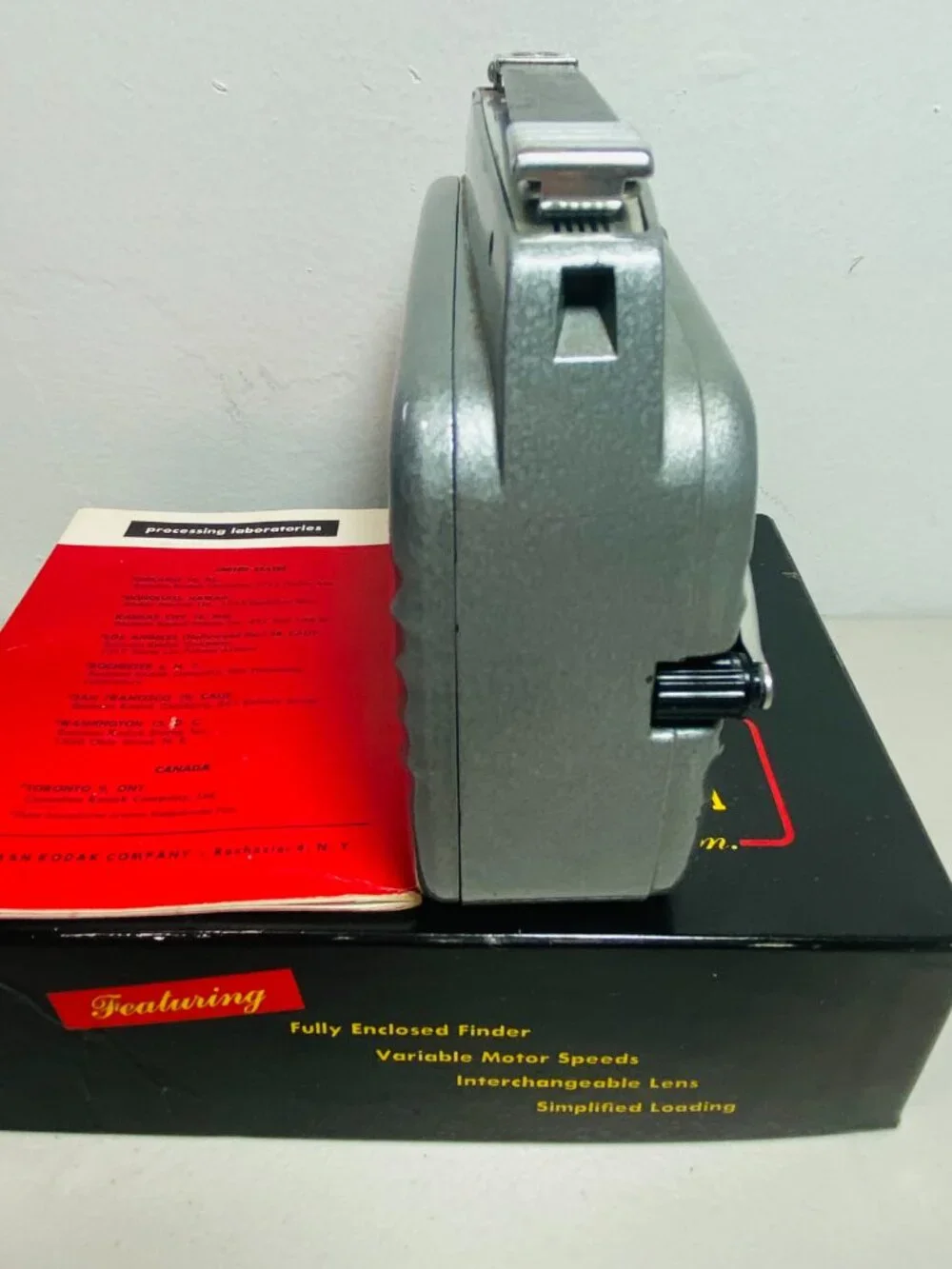VNTG KODAK RELIANT CINE-KODAK 8mm CAMERA, Original Box, Instructions, Untested